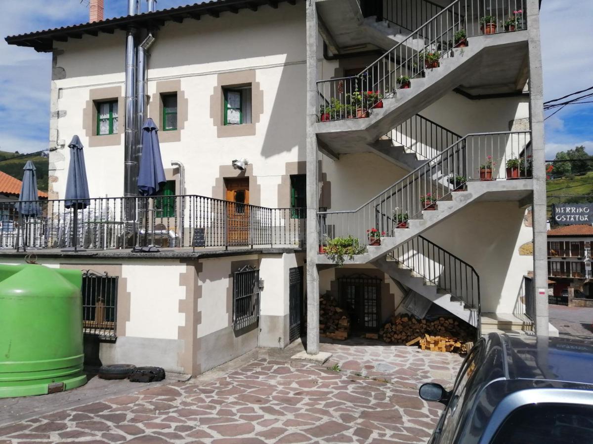 Labaiengo Ostatua Hotel Beinza-Labayen ภายนอก รูปภาพ